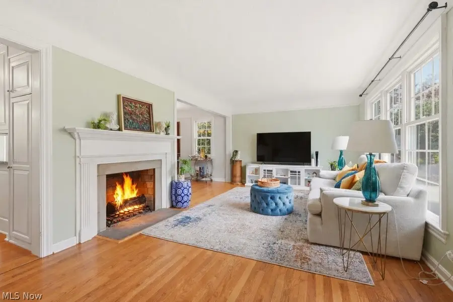 1274 Croyden Road, Lyndhurst, OH 44124 - #2