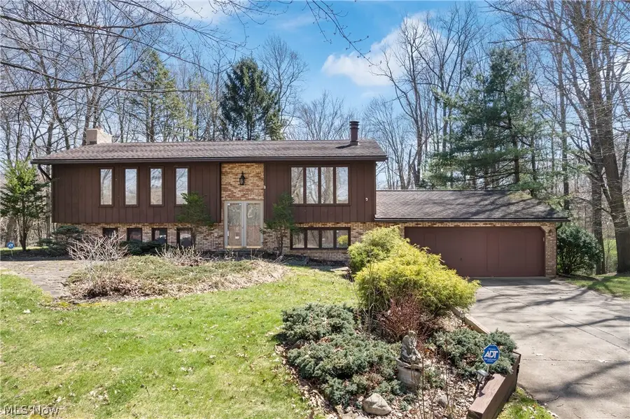 3586 Leafland Nw Street, Uniontown, OH 44685 - #3