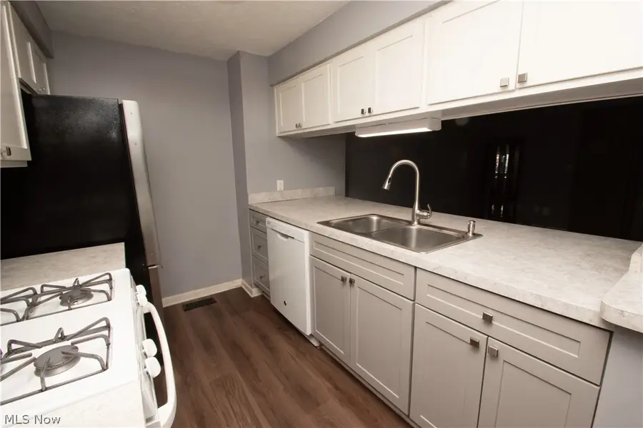 1041 Sunhaven Drive, Medina, OH 44256 - #2