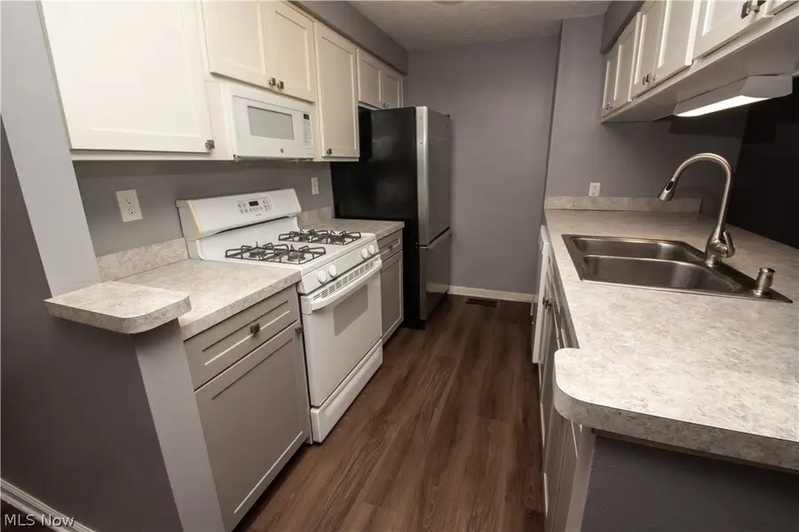 1041 Sunhaven Drive, Medina, OH 44256 - #3