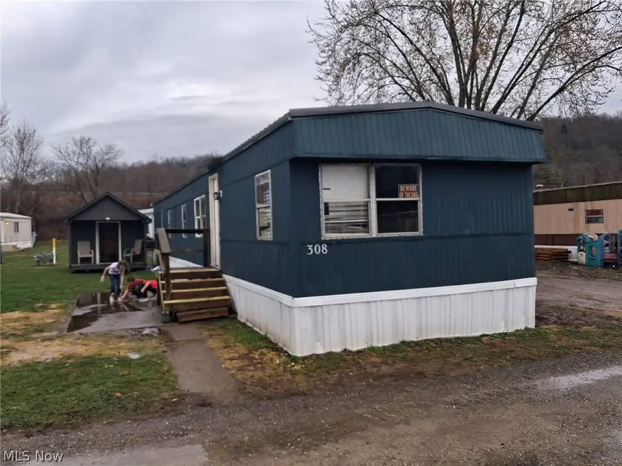 308 Bedford Avenue, Cambridge, OH 43725 - #2