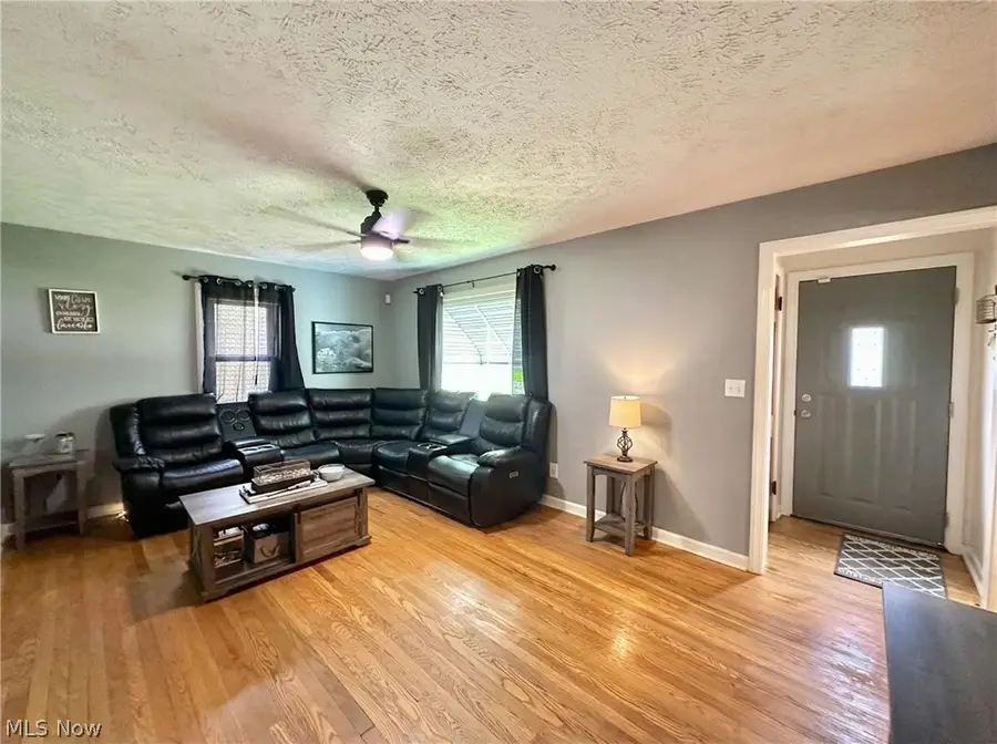 287 E 330th Street, Willowick, OH 44095 - #3