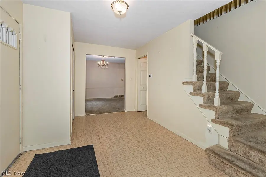 692 Davidson Drive, Highland Heights, OH 44143 - #2