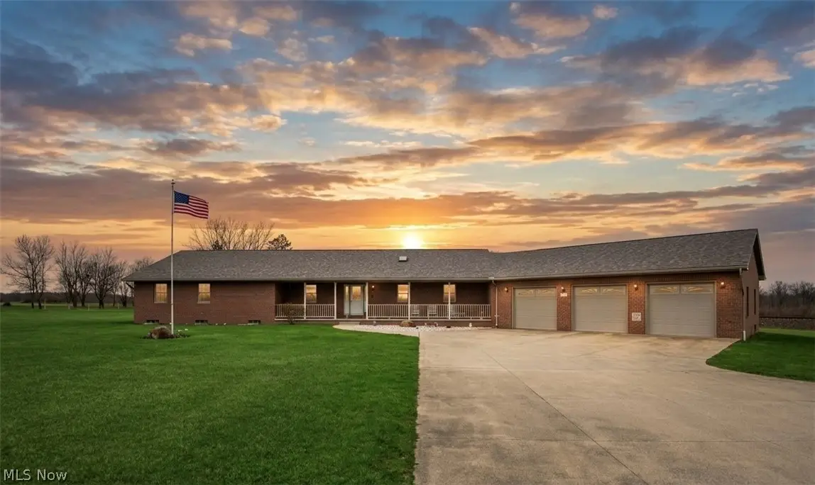 6424 Weaver Road, Berlin Center, OH 44401 - #1