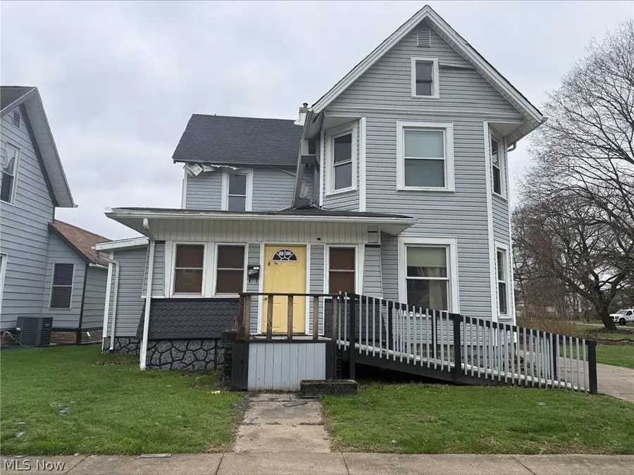 555 E Canal Street, Newcomerstown, OH 43832 - #2