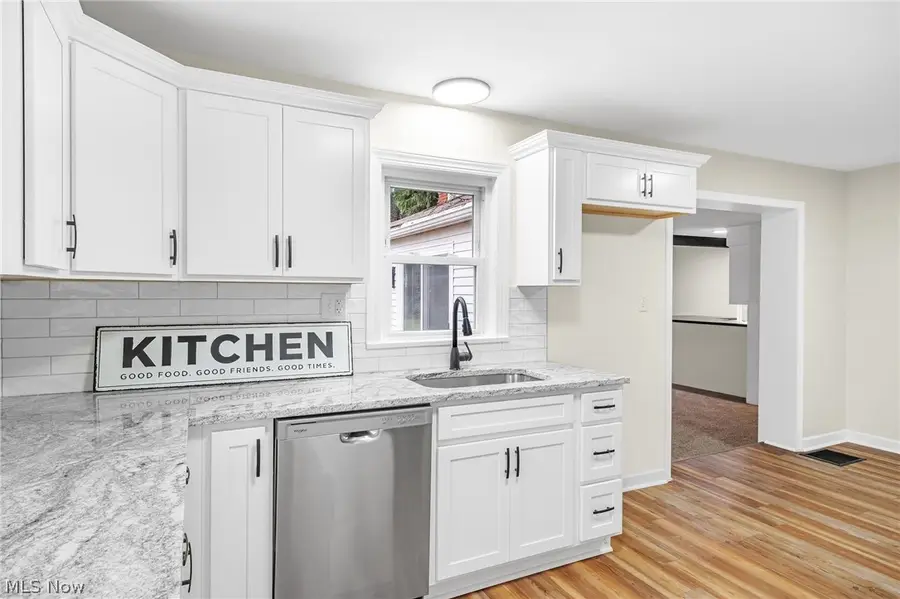 4216 38th Nw Street, Canton, OH 44718 - #2