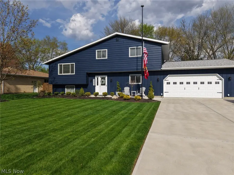 8407 Barton Drive, Strongsville, OH 44149 - #2