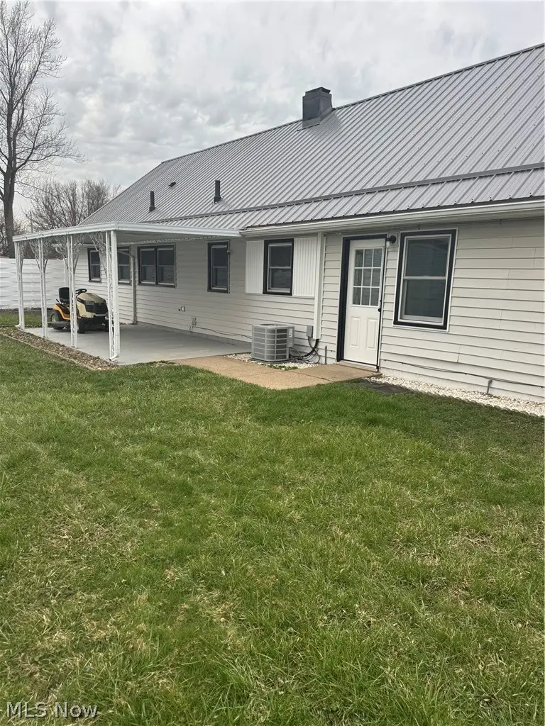 565 Irving Park Boulevard, Sheffield Lake, OH 44054 - #3