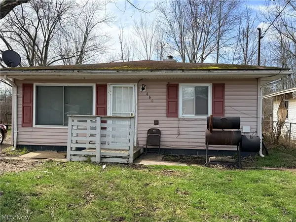 690 Lener Sw Avenue, Warren, OH 44485