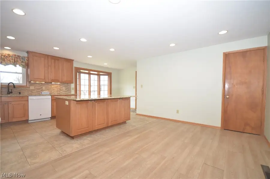 987 Howard Drive, Tallmadge, OH 44278 - #2