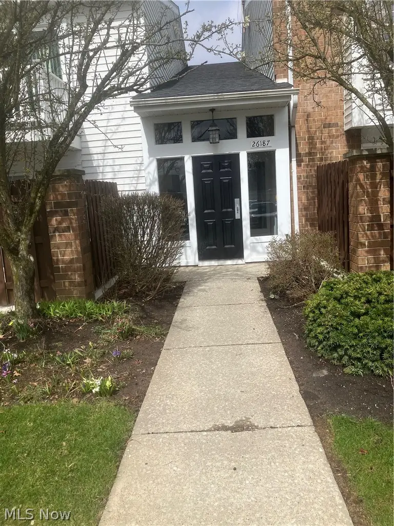 26187 Raintree Boulevard #C5, Olmsted Falls, OH 44138 - #1
