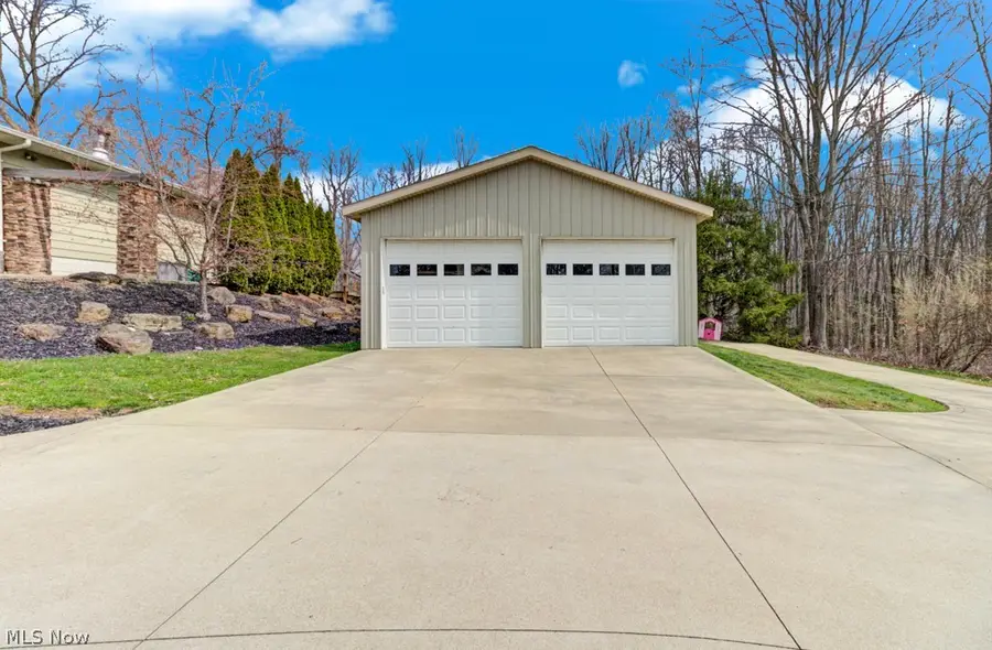 251 E Mohawk Drive, Malvern, OH 44644 - #3