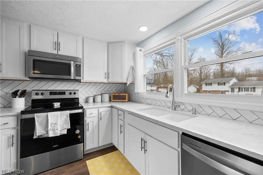 4874 Hollyview Drive, Vermilion, OH 44089 - #3