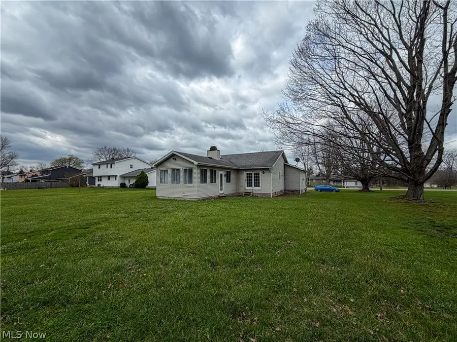 9825 Struthers Road, New Middletown, OH 44442 - #3