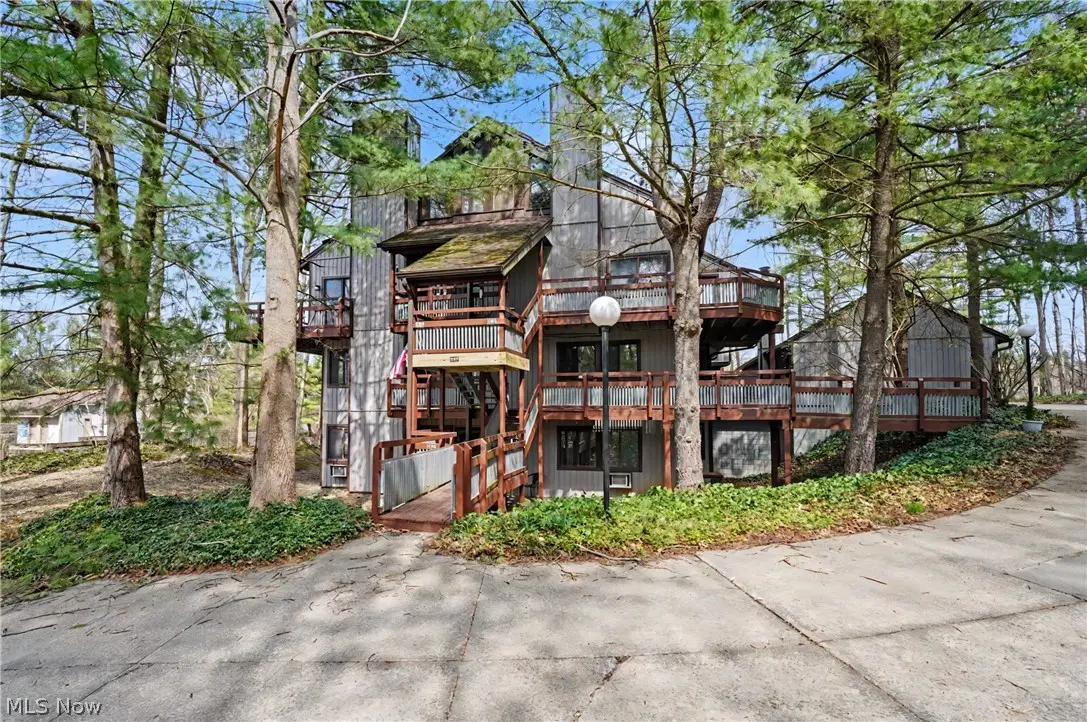 2197 Pinebrook Trail, Cuyahoga Falls, OH 44223 - #1