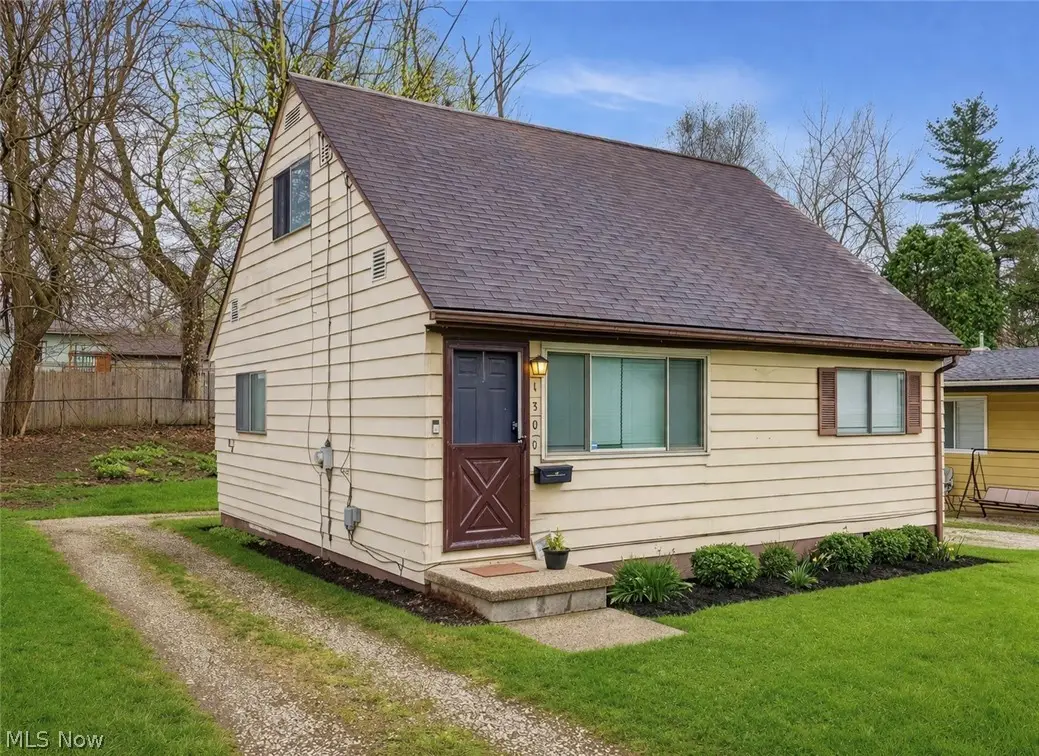 1300 Hazel Street, Akron, OH 44305 - #1