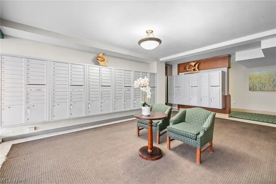 11820 Edgewater Drive #915, Lakewood, OH 44107 - #3