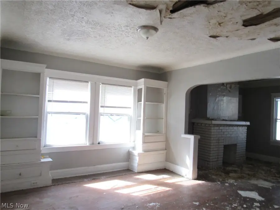 1427 E 133rd Street, East Cleveland, OH 44112 - #3