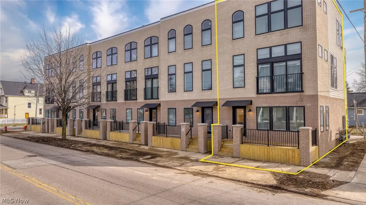 4711 Bridge Avenue, Cleveland, OH 44102 - #1