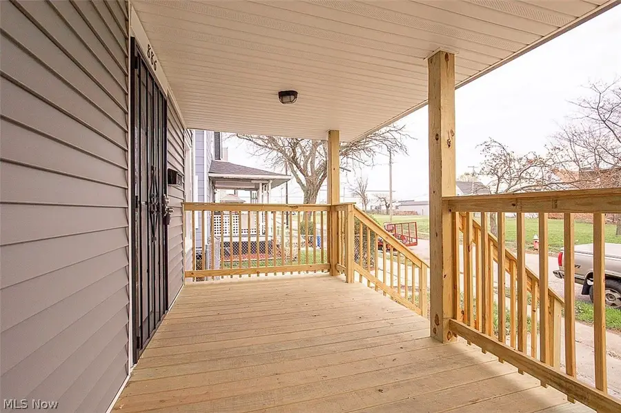 886 E 75th Street, Cleveland, OH 44103 - #3