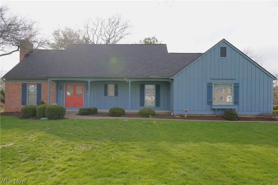 1235 Briarview Nw Avenue, North Canton, OH 44720 - #2