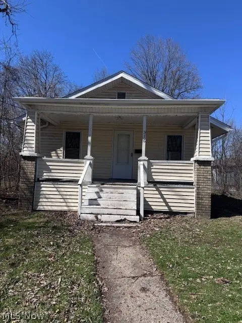 516 Wildwood Avenue, Akron, OH 44320 - #1