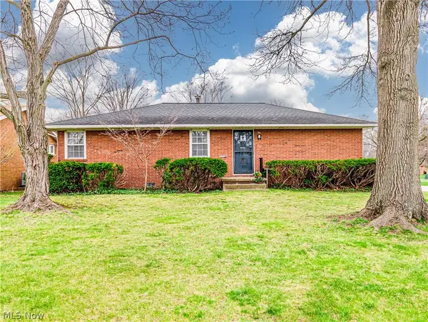 151 Roanoke Avenue, Cuyahoga Falls, OH 44221