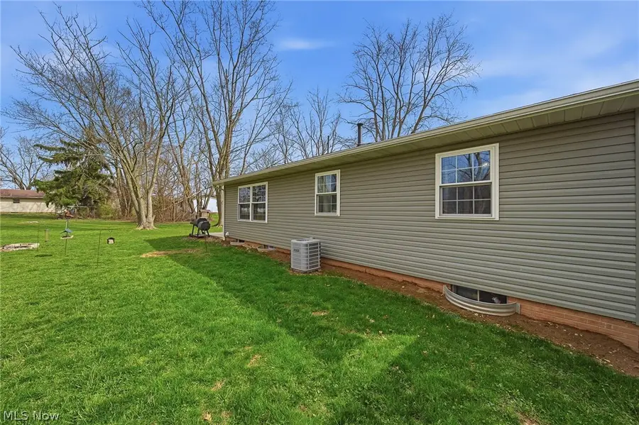 6101 Skylark Sw Street, Canton, OH 44706 - #3