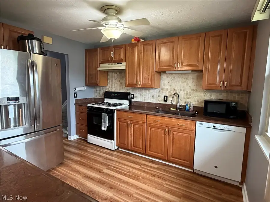 24881 Ridgeline Drive, Bedford Heights, OH 44146 - #3