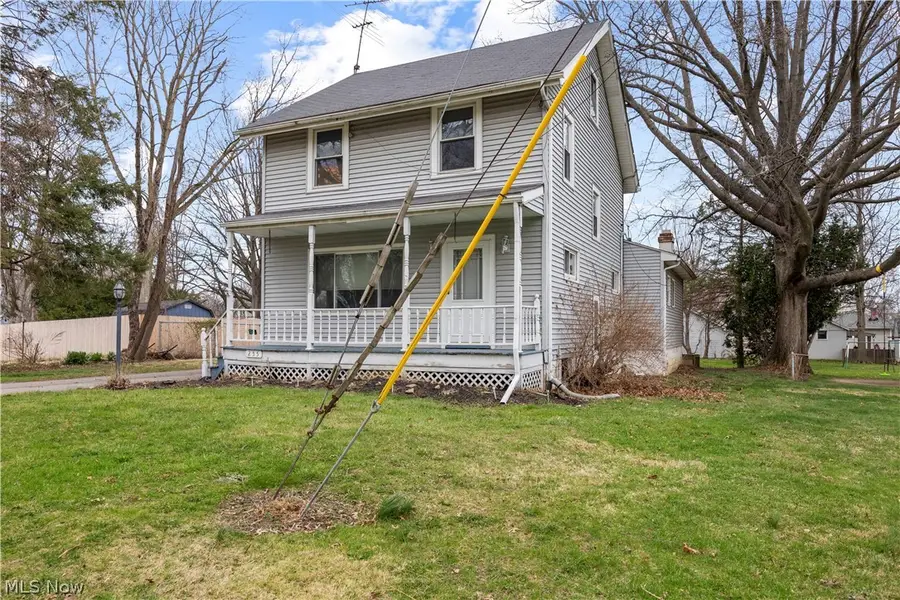 255 E 42nd Street, Lorain, OH 44052 - #2