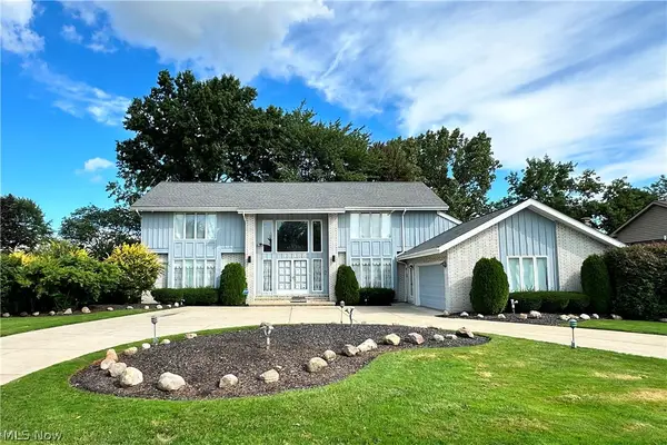 25235 Penshurst Drive, Beachwood, OH 44122