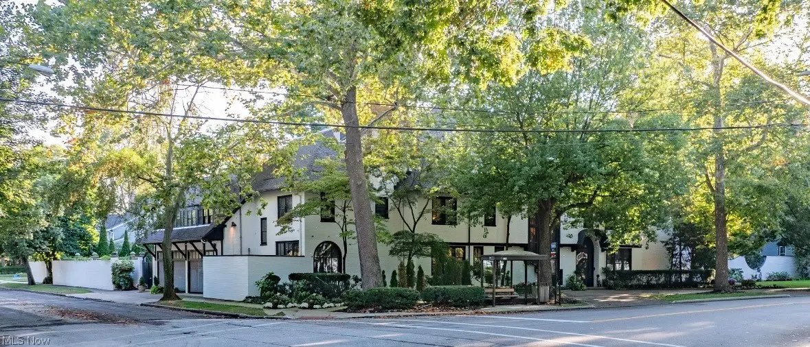 10494 Lake Shore Boulevard, Bratenahl, OH 44108 - #1