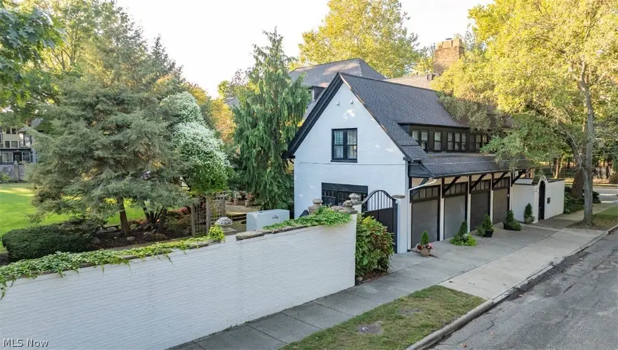 10494 Lake Shore Boulevard, Bratenahl, OH 44108 - #2