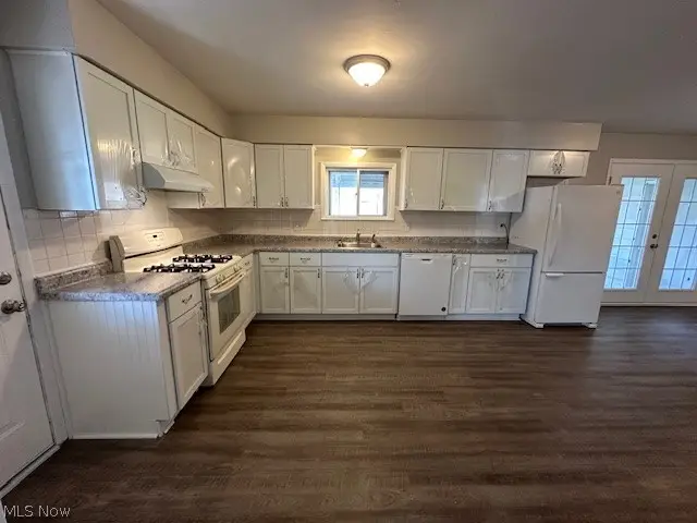 220 Carnegie Avenue, Austintown, OH 44515 - #3