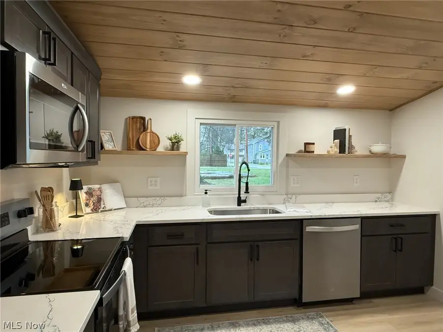 1986 Carolina Nw Street, Dover, OH 44622 - #2