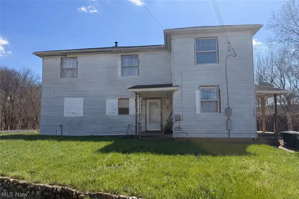 204 Trenton Avenue, Uhrichsville, OH 44683