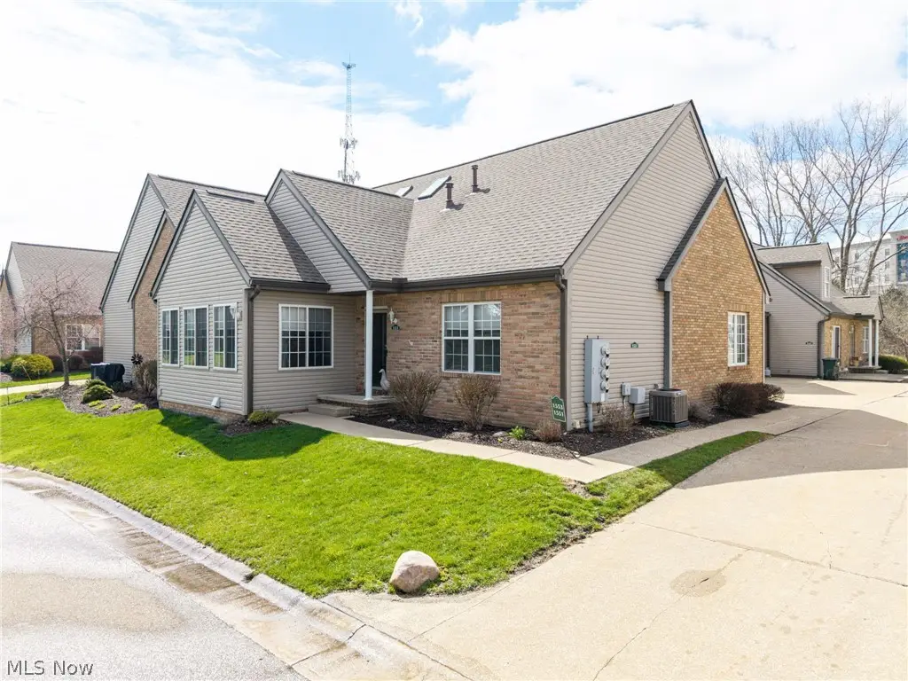 1551 Cambridge Sw Avenue, North Canton, OH 44709 - #1