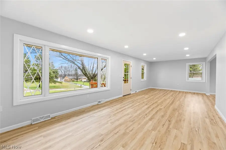 1497 W Sprague Road, Broadview Heights, OH 44147 - #2