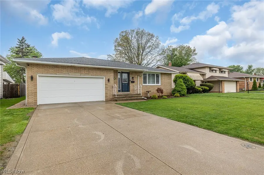 12017 Denver Drive, Parma Heights, OH 44130 - #2