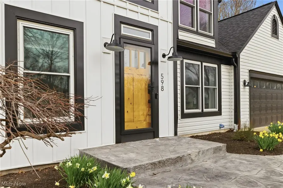 598 Chancellor Circle, Avon Lake, OH 44012 - #3