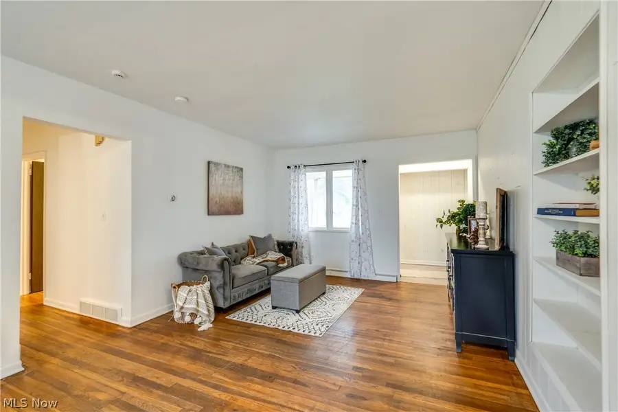 1440 Treasch Drive, Cuyahoga Falls, OH 44221 - #3