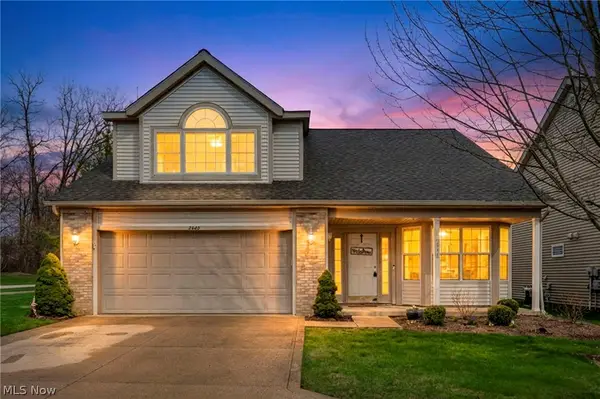 2640 Edgebrook Crossing, Twinsburg, OH 44087