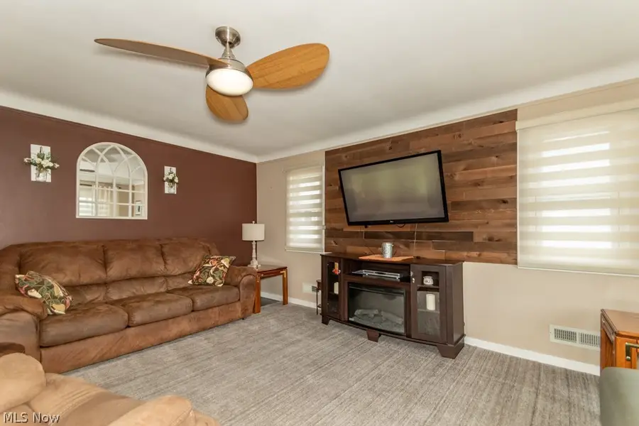 8325 Kenton Avenue, Parma, OH 44129 - #3