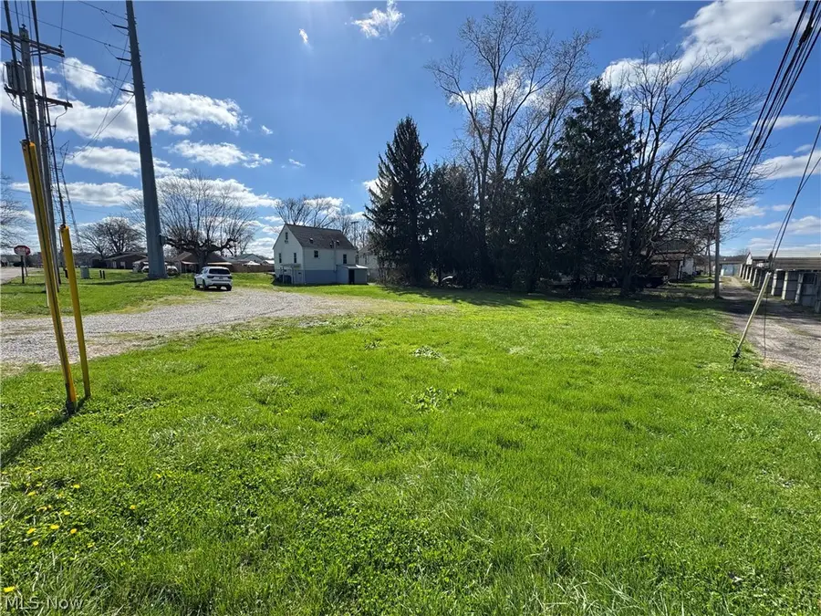 617 Florence Street, Belpre, OH 45714 - #3