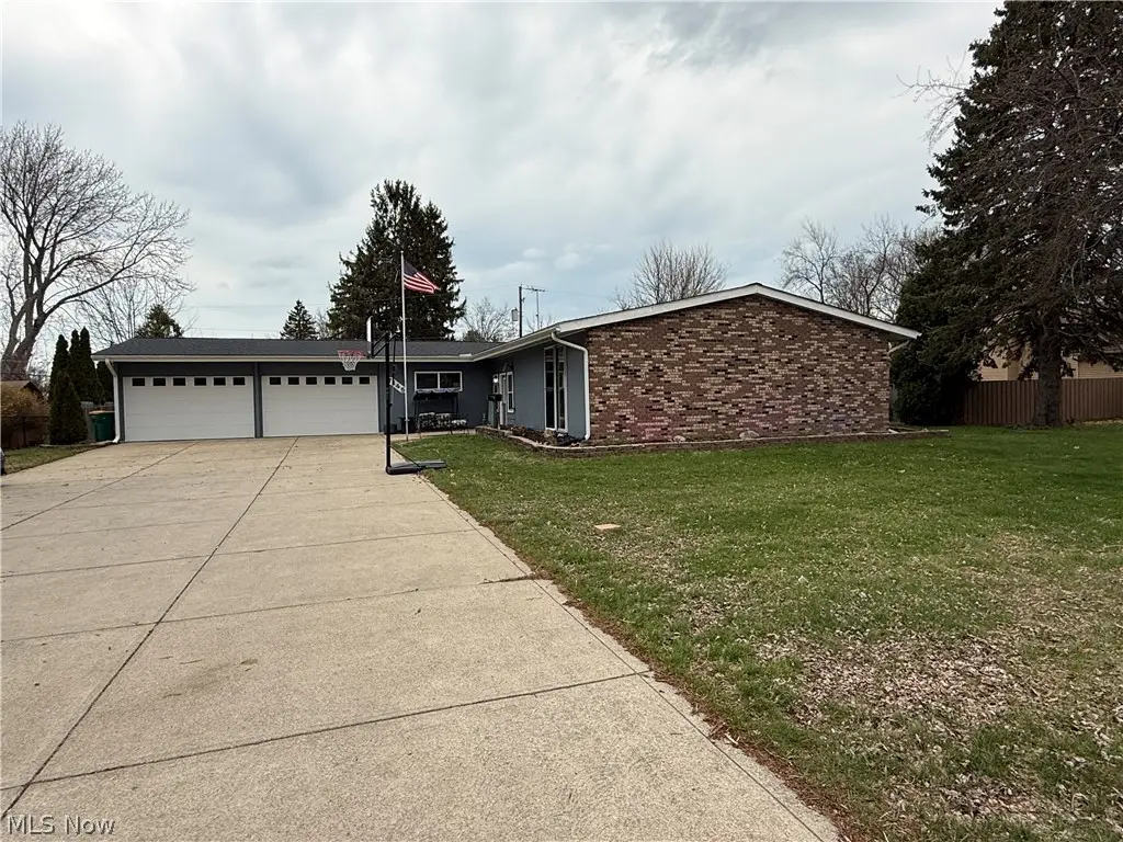 7145 Lakeshore Boulevard, Mentor, OH 44060 - #1
