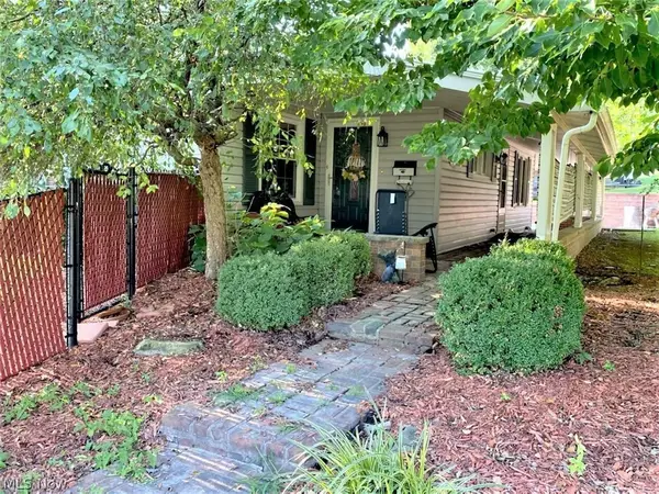 1751 Blaine Avenue, Cambridge, OH 43725