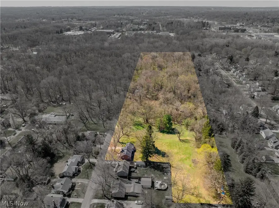 1521 Edgemoor Avenue, Akron, OH 44313 - #3