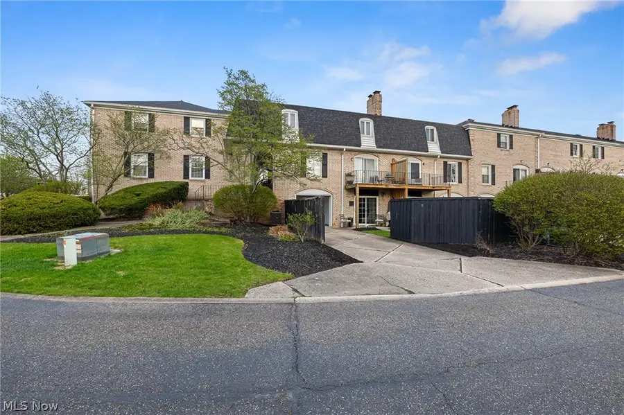 824 S Chillicothe Road #5, Aurora, OH 44202 - #3