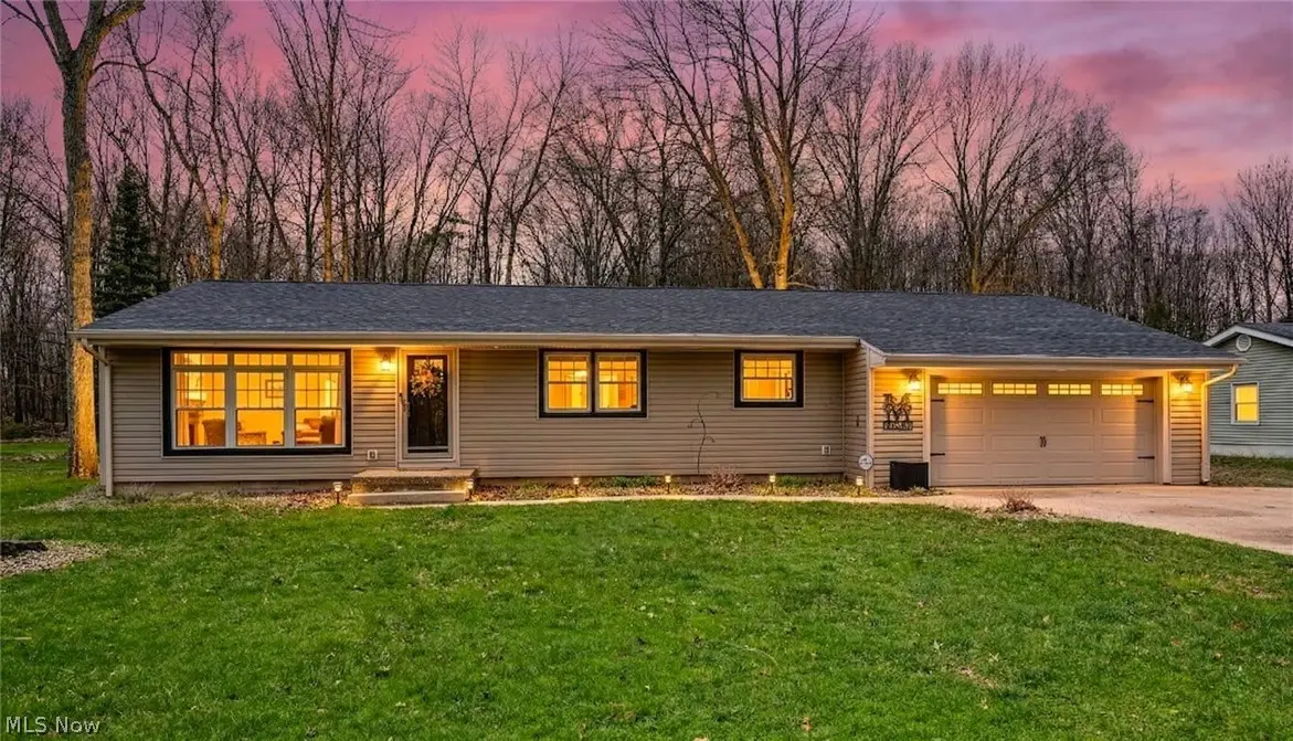 4624 Everhart Drive, Green, OH 44720 - #1