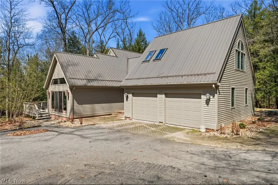 5700 Clingan Road, Struthers, OH 44471 - #2